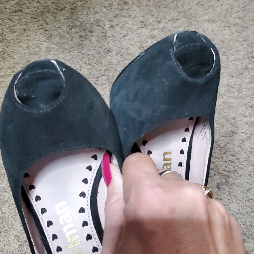 Heels - Picture 3 of 4